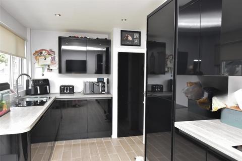 14 Mill View, Waltham, Grimsby, DN37 0HJ
