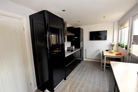 14 Mill View, Waltham, Grimsby, DN37 0HJ