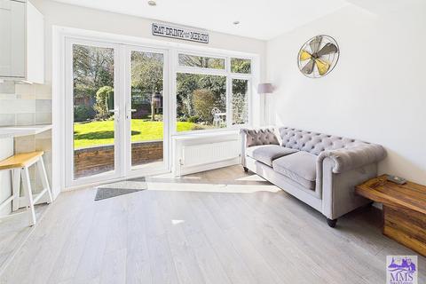 19 Cadnam Close, Rochester, ME2 3TS