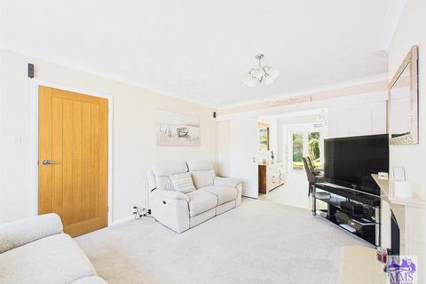 19 Cadnam Close, Rochester, ME2 3TS