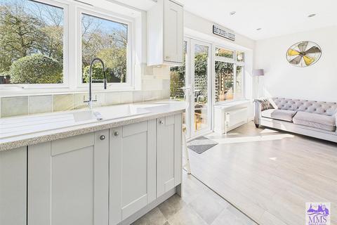 19 Cadnam Close, Rochester, ME2 3TS