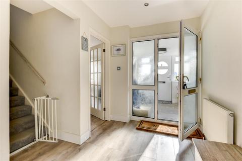 118 Marine Crescent, Goring By Sea, Worthing, BN12 4HR