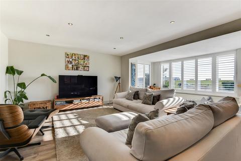 118 Marine Crescent, Goring By Sea, Worthing, BN12 4HR