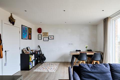 Flat 17, Allen House Heritage Place, Brentford, TW8 0RP