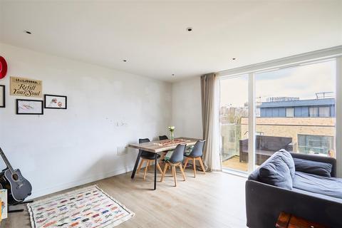 Flat 17, Allen House Heritage Place, Brentford, TW8 0RP
