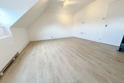 2 bedroom flat to rent, Southbourne