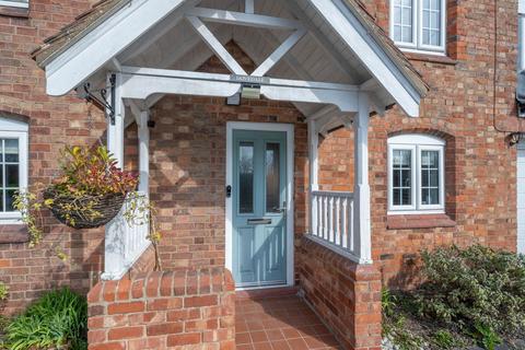 Dovedale Birmingham Road, Hatton, Warwick, CV35 7JW