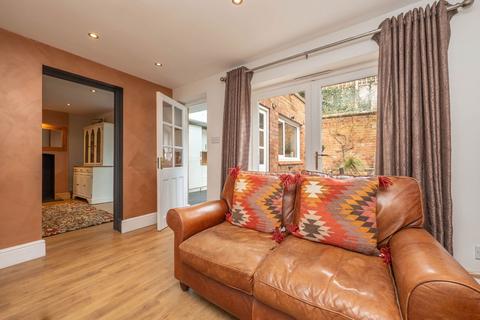 Dovedale Birmingham Road, Hatton, Warwick, CV35 7JW