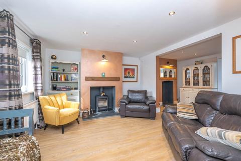 Dovedale Birmingham Road, Hatton, Warwick, CV35 7JW