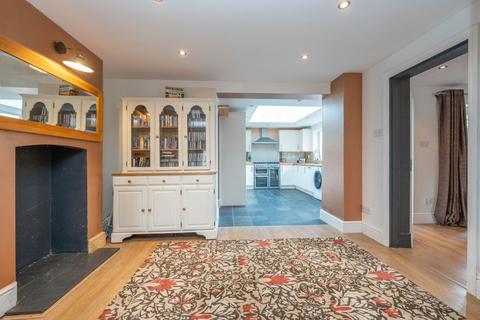 Dovedale Birmingham Road, Hatton, Warwick, CV35 7JW