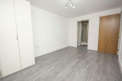 2 bedroom flat to rent, Greyhound Hill, London NW4