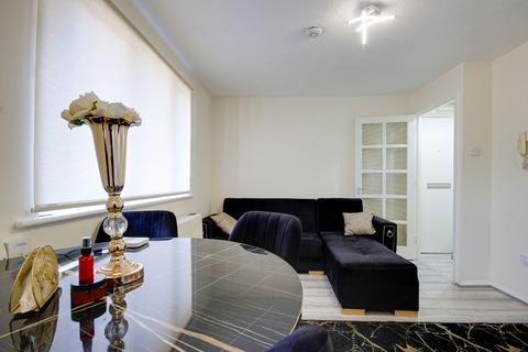 undefined, Streamside Close, London