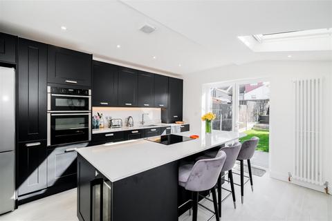 3 bedroom terraced house for sale, Peel Road, London