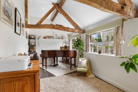 4 bedroom barn conversion for sale, Court Barn, The Green, Stanford Bridge, Worcestershire.  WR6 6SA