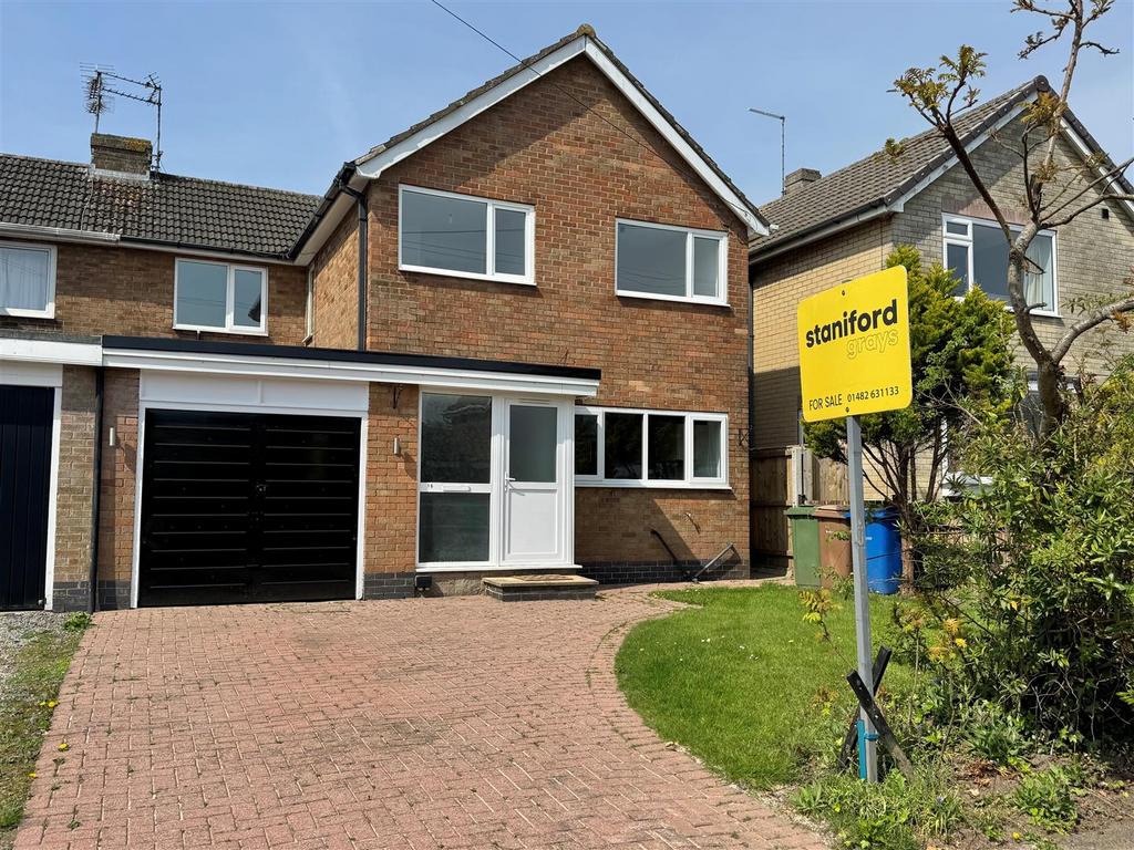 Mill Rise, Swanland HU14 4 bed semi-detached house - £285,000
