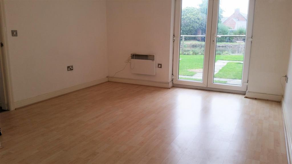 Lounge1.jpg
