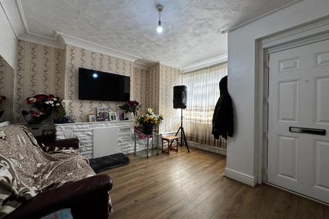 3 bedroom terraced house for sale, Milan Road, Leeds LS8