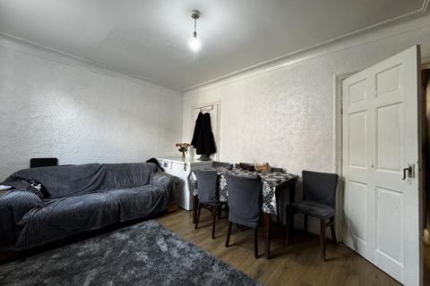 3 bedroom terraced house for sale, Milan Road, Leeds LS8