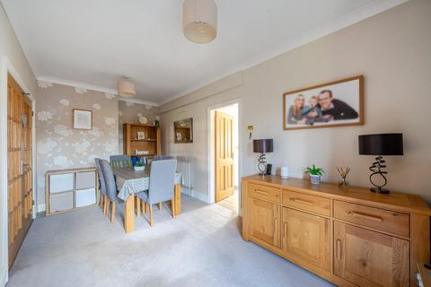 8 South View, Wetherby, LS22 7QE