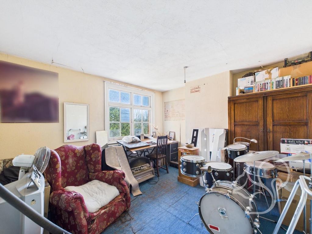 CAM05287 G0-PR0007-STILL005.jpg