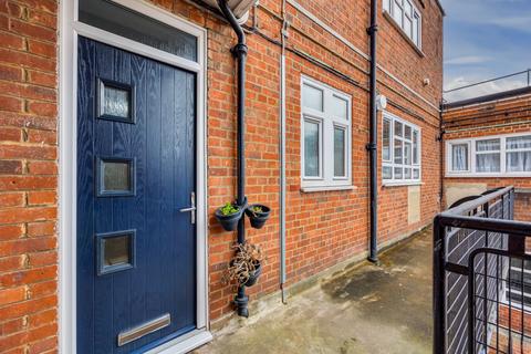 2 bedroom flat for sale, Busby House, Aldrington Road, London, SW16