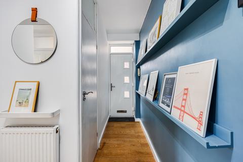 2 bedroom flat for sale, Busby House, Aldrington Road, London, SW16