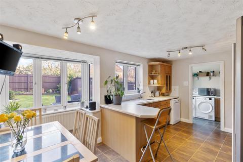 5 bedroom detached house for sale, Duncton Road, Clanfield