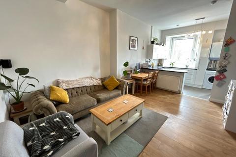 2 bedroom flat to rent, Granton Road, Trinity, Edinburgh, EH5