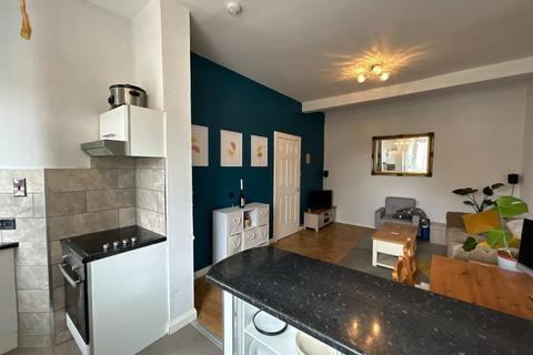 2 bedroom flat to rent, Granton Road, Trinity, Edinburgh, EH5