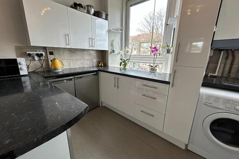 2 bedroom flat to rent, Granton Road, Trinity, Edinburgh, EH5