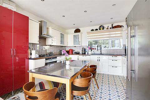 4 bedroom terraced house for sale, Larkhill, Bexhill-On-Sea