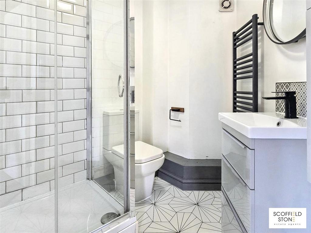 En Suite Shower Room