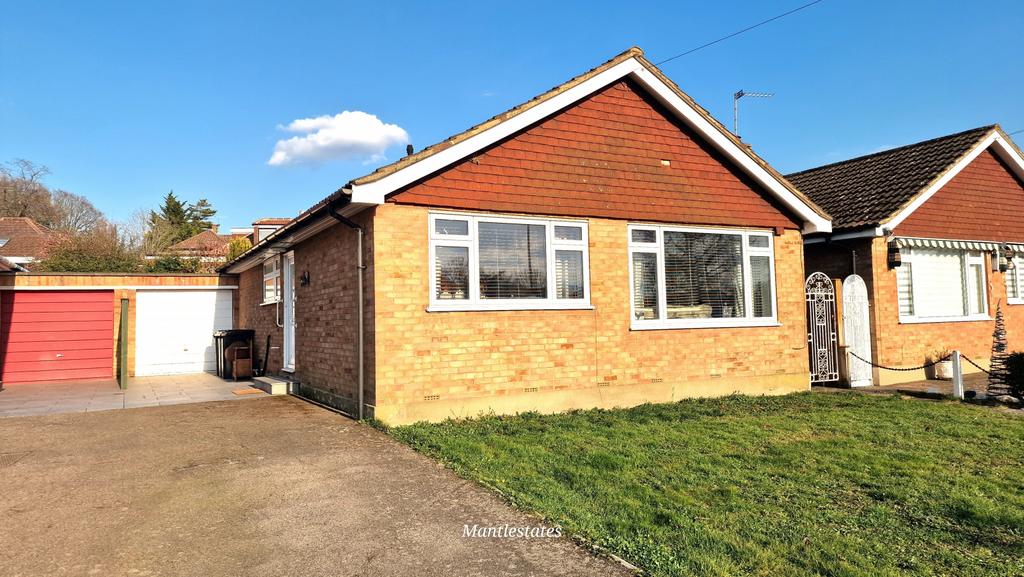 3 bed bungalow for sale Silvercliffe Gardens, New