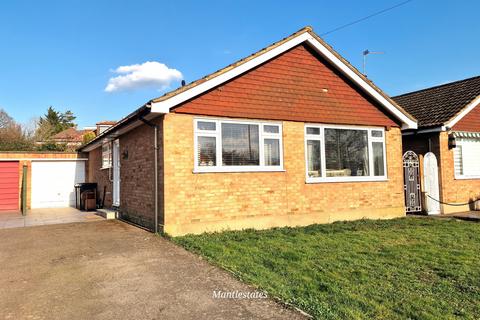 3 bedroom bungalow for sale, Silvercliffe Gardens, East Barnet EN4