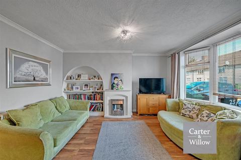 3 bedroom terraced house for sale, Canonsleigh Road, Dagenham, Essex