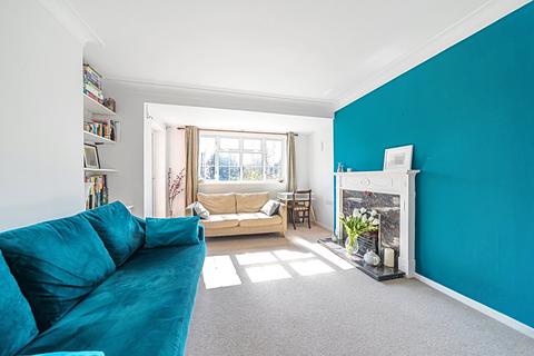 10 Linden Close, Thames Ditton, KT7 0DF