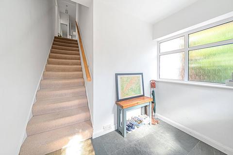 10 Linden Close, Thames Ditton, KT7 0DF