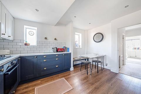 10 Linden Close, Thames Ditton, KT7 0DF