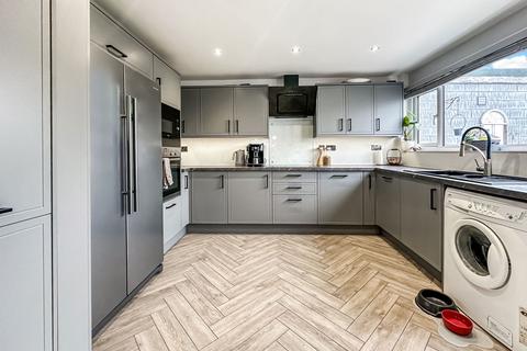 26 Summerdown Walk, Trowbridge, BA14 0LJ