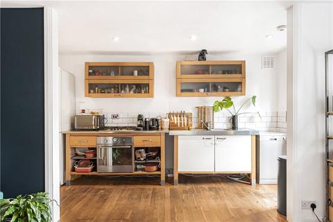 2 bedroom apartment for sale, Navarino Road, London, E8