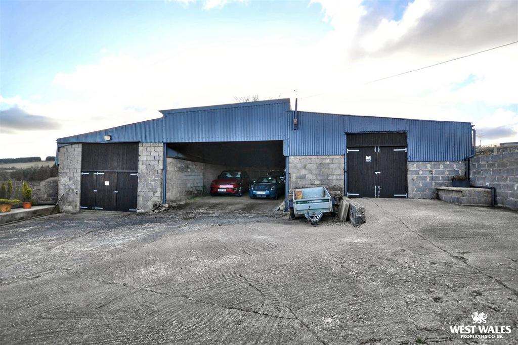Garages / Outbuildings