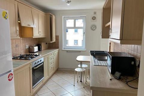 2 bedroom flat to rent, Sinclair Close, Gorgie, Edinburgh, EH11