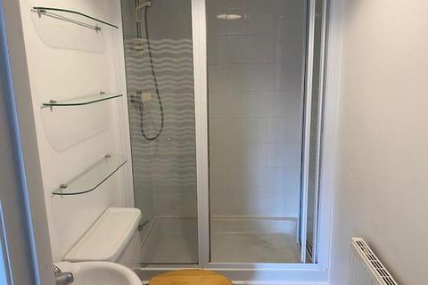2 bedroom flat to rent, Sinclair Close, Gorgie, Edinburgh, EH11