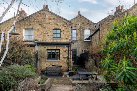 2 bedroom terraced house for sale, Old Ford Road, London E2