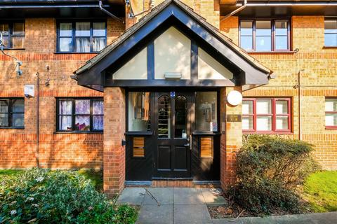 1 bedroom apartment for sale, Chamberlain Place, Walthamstow