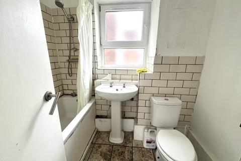 1 bedroom flat to rent, Thornhill Gardens, Barking IG11