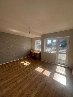 2 bedroom flat to rent, Lydden Court, Restons Crescent, Eltham, SE9