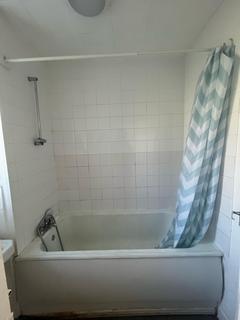 2 bedroom flat to rent, Lydden Court, Restons Crescent, Eltham, SE9