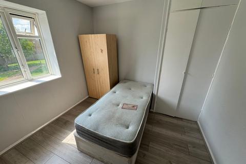 2 bedroom flat to rent, Lydden Court, Restons Crescent, Eltham, SE9