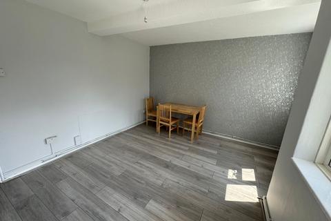 2 bedroom flat to rent, Lydden Court, Restons Crescent, Eltham, SE9